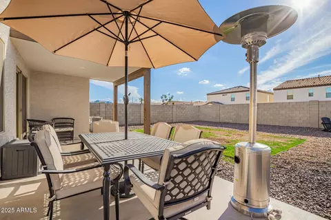 Exterior - 5814 S 23rd Dr, Phoenix, AZ 85041 photo 5 of 9