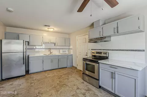 Kitchen - 1014 S 2nd St, Phoenix, AZ 85004 photo 7 of 9