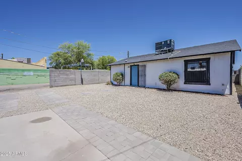 Exterior - 1014 S 2nd St, Phoenix, AZ 85004 photo 10 of 13