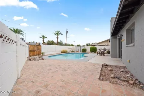 Exterior - 1102 E Redondo Cir, Tempe, AZ 85282 photo 2 of 6