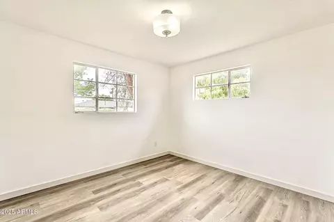 Bedroom - 2150 W State Ave, Phoenix, AZ 85021 photo 2 of 9