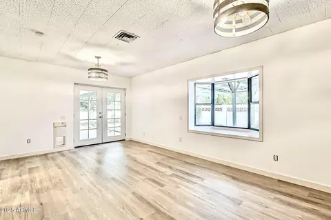 Living - 2150 W State Ave, Phoenix, AZ 85021 photo 6 of 6