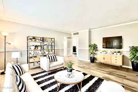 Living - 2150 W State Ave, Phoenix, AZ 85021 photo 1 of 6