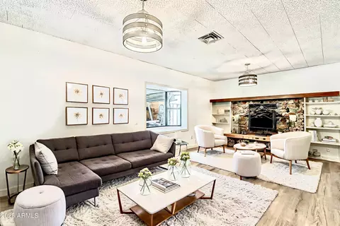 Living - 2150 W State Ave, Phoenix, AZ 85021 photo 4 of 6