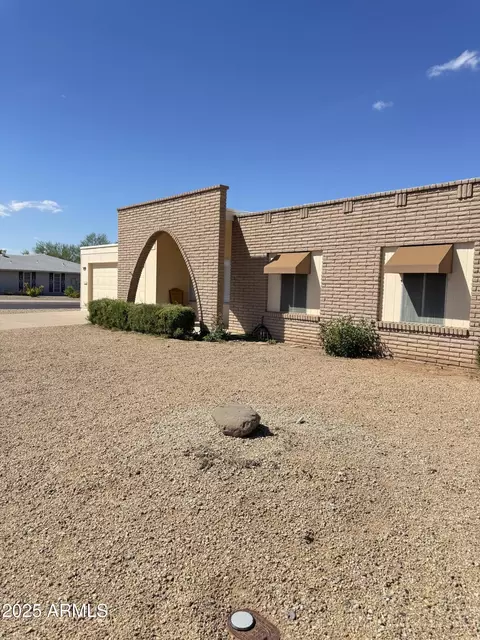 14202 N Lakeforest Dr, Sun City, AZ 85351