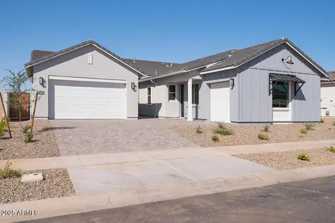 816 W Golden Ore Pass, Apache Junction, AZ 85120