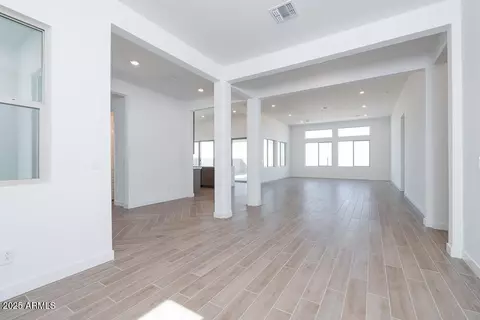 Living - 816 W Golden Ore Pass, Apache Junction, AZ 85120 photo 1 of 4