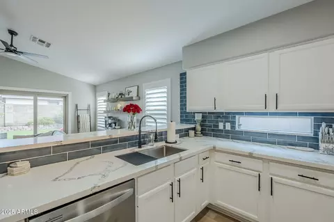 Kitchen - 3112 E Millbrae Ln, Gilbert, AZ 85234 photo 3 of 4