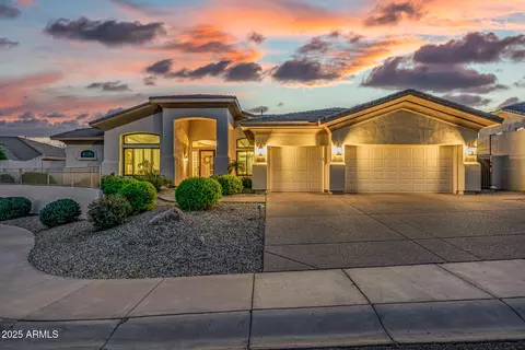 Exterior - 116 E Desert Wind Dr, Phoenix, AZ 85048 photo 2 of 10