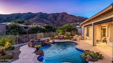116 E Desert Wind Dr, Phoenix, AZ 85048