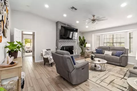 Living - 347 E Hope St, Mesa, AZ 85201 photo 2 of 2