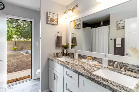 Bath - 347 E Hope St, Mesa, AZ 85201 photo 3 of 3