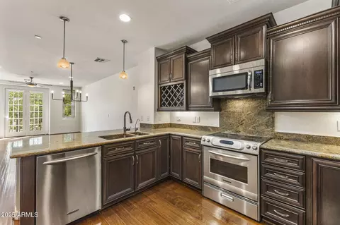 Kitchen - 4391 N 24th Pl, Phoenix, AZ 85016 photo 1 of 3