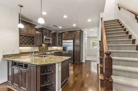 Kitchen - 4391 N 24th Pl, Phoenix, AZ 85016 photo 3 of 3