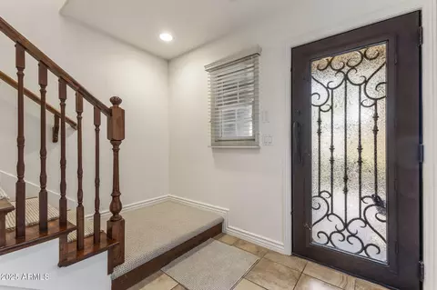 Entry Way - 4391 N 24th Pl, Phoenix, AZ 85016 photo 2 of 3