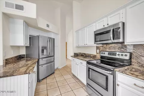 4307 E South Fork Dr, Phoenix, AZ 85044