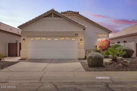 4307 E South Fork Dr, Phoenix, AZ 85044 photo 2
