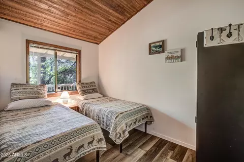 Bedroom - 3865 N Hunt Dr, Pine, AZ 85544 photo 3 of 7