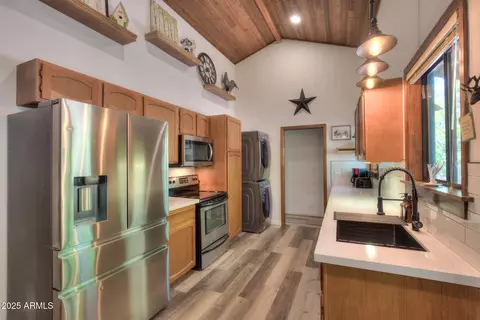 Kitchen - 3865 N Hunt Dr, Pine, AZ 85544 photo 2 of 4