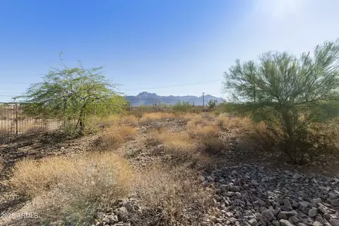 Exterior - 1740 E 16th Ave, Apache Junction, AZ 85119 photo 3 of 5