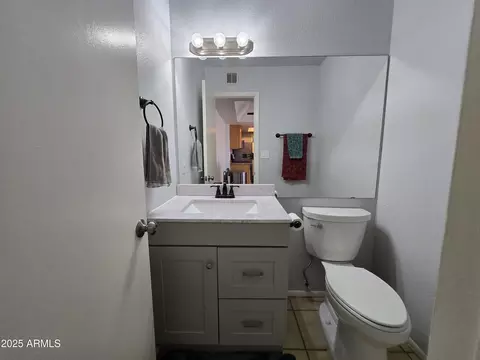 Bath - 4412 E Riverside St, Phoenix, AZ 85040 photo 2 of 3