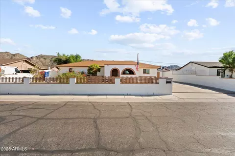 Exterior - 129 E Monte Way, Phoenix, AZ 85042 photo 2 of 7