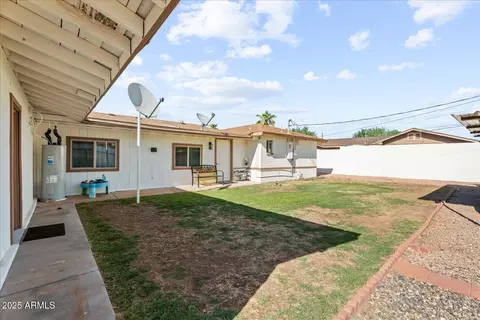 Exterior - 129 E Monte Way, Phoenix, AZ 85042 photo 4 of 7