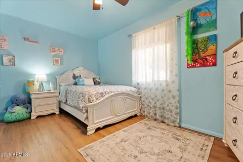 Bedroom - 129 E Monte Way, Phoenix, AZ 85042 photo 2 of 5