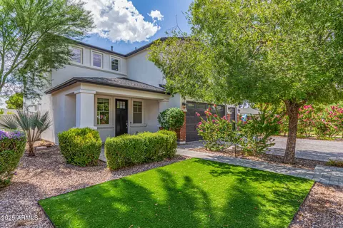 Exterior - 3841 E Devonshire Ave, Phoenix, AZ 85018 photo 2 of 6