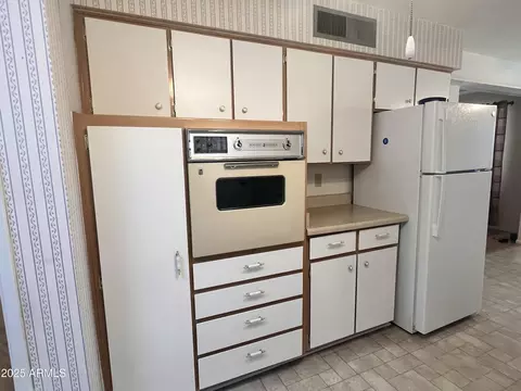 Kitchen - 5246 E Butte St, Mesa, AZ 85205 photo 6 of 7