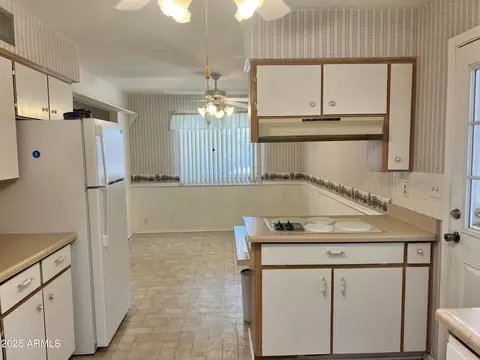 Kitchen - 5246 E Butte St, Mesa, AZ 85205 photo 3 of 7
