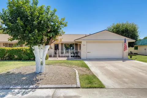 10422 W Camelot Cir, Sun City, AZ 85351
