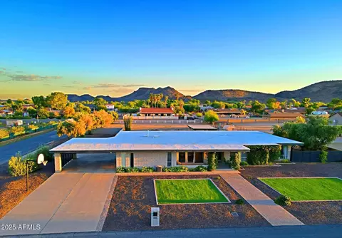 4901 W Soft Wind Dr, Glendale, AZ 85310