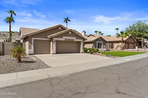 330 E South Fork Dr, Phoenix, AZ 85048