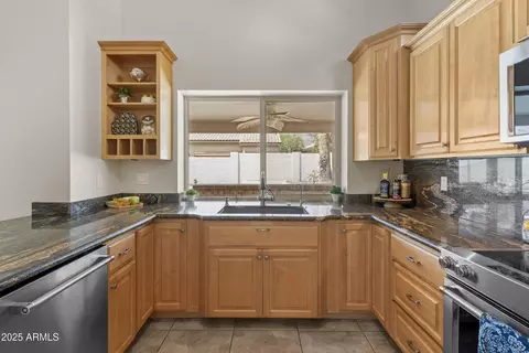 330 E South Fork Dr, Phoenix, AZ 85048 photo 13