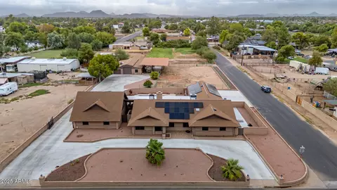 4102 W Acoma Dr, Phoenix, AZ 85053