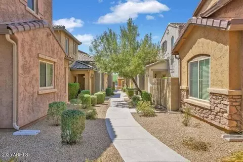 Exterior - 3941 E Cat Balue Dr, Phoenix, AZ 85050 photo 4 of 4