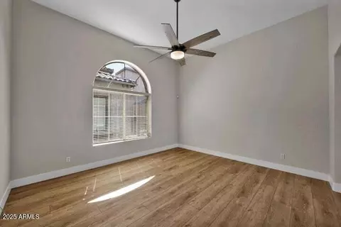 Living - 3941 E Cat Balue Dr, Phoenix, AZ 85050 photo 3 of 3
