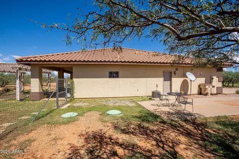 Exterior - 7072 S Ridling Dr, Hereford, AZ 85615 photo 3 of 13