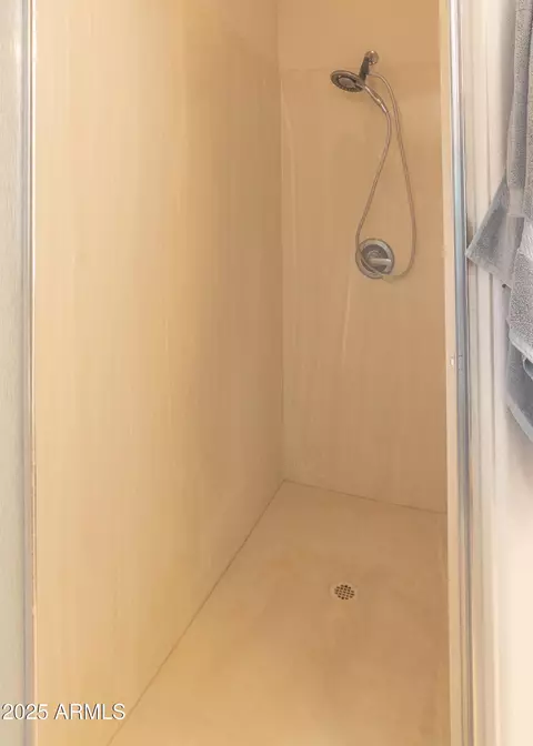 Bath - 7072 S Ridling Dr, Hereford, AZ 85615 photo 6 of 6