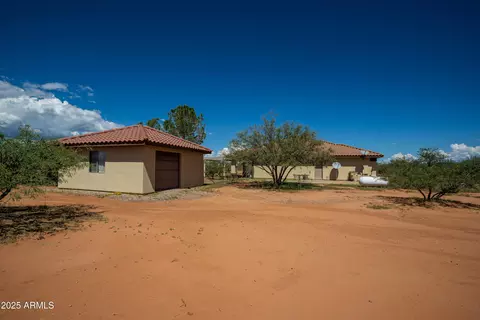 Exterior - 7072 S Ridling Dr, Hereford, AZ 85615 photo 2 of 13