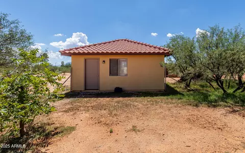 Exterior - 7072 S Ridling Dr, Hereford, AZ 85615 photo 11 of 13