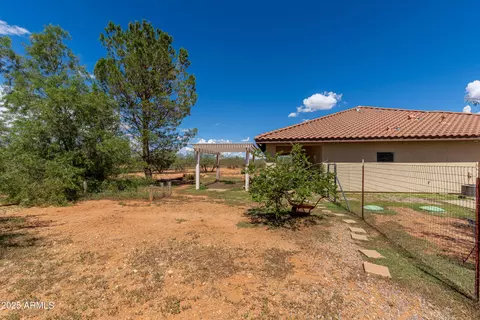 Exterior - 7072 S Ridling Dr, Hereford, AZ 85615 photo 10 of 13
