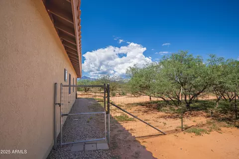Exterior - 7072 S Ridling Dr, Hereford, AZ 85615 photo 12 of 13