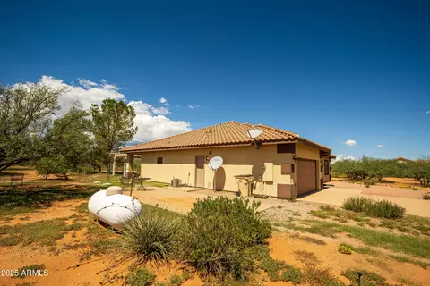 Exterior - 7072 S Ridling Dr, Hereford, AZ 85615 photo 1 of 13