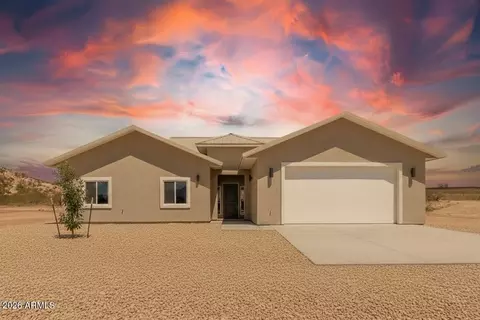 1577 E Gambel Way, Benson, AZ 85602