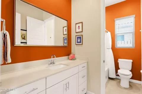 Bath - 4336 E Austin Dr E, Gilbert, AZ 85296 photo 3 of 5