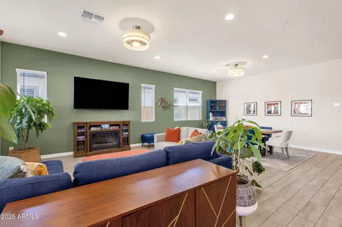 Living - 4336 E Austin Dr E, Gilbert, AZ 85296 photo 2 of 4