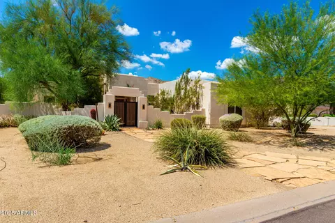 Exterior - 11626 S Tonalea Dr, Phoenix, AZ 85044 photo 6 of 21