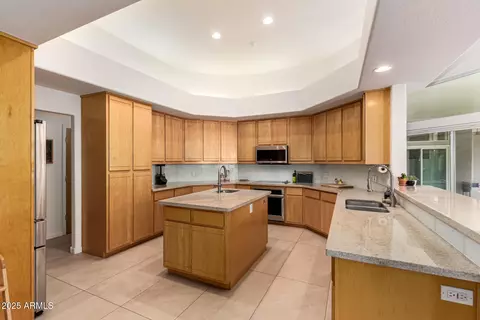 Kitchen - 11626 S Tonalea Dr, Phoenix, AZ 85044 photo 1 of 4